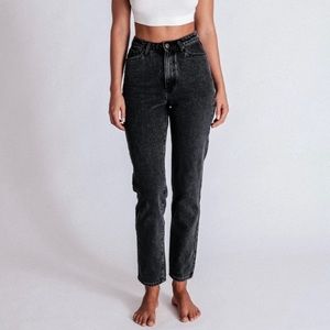 Black wash mom jeans